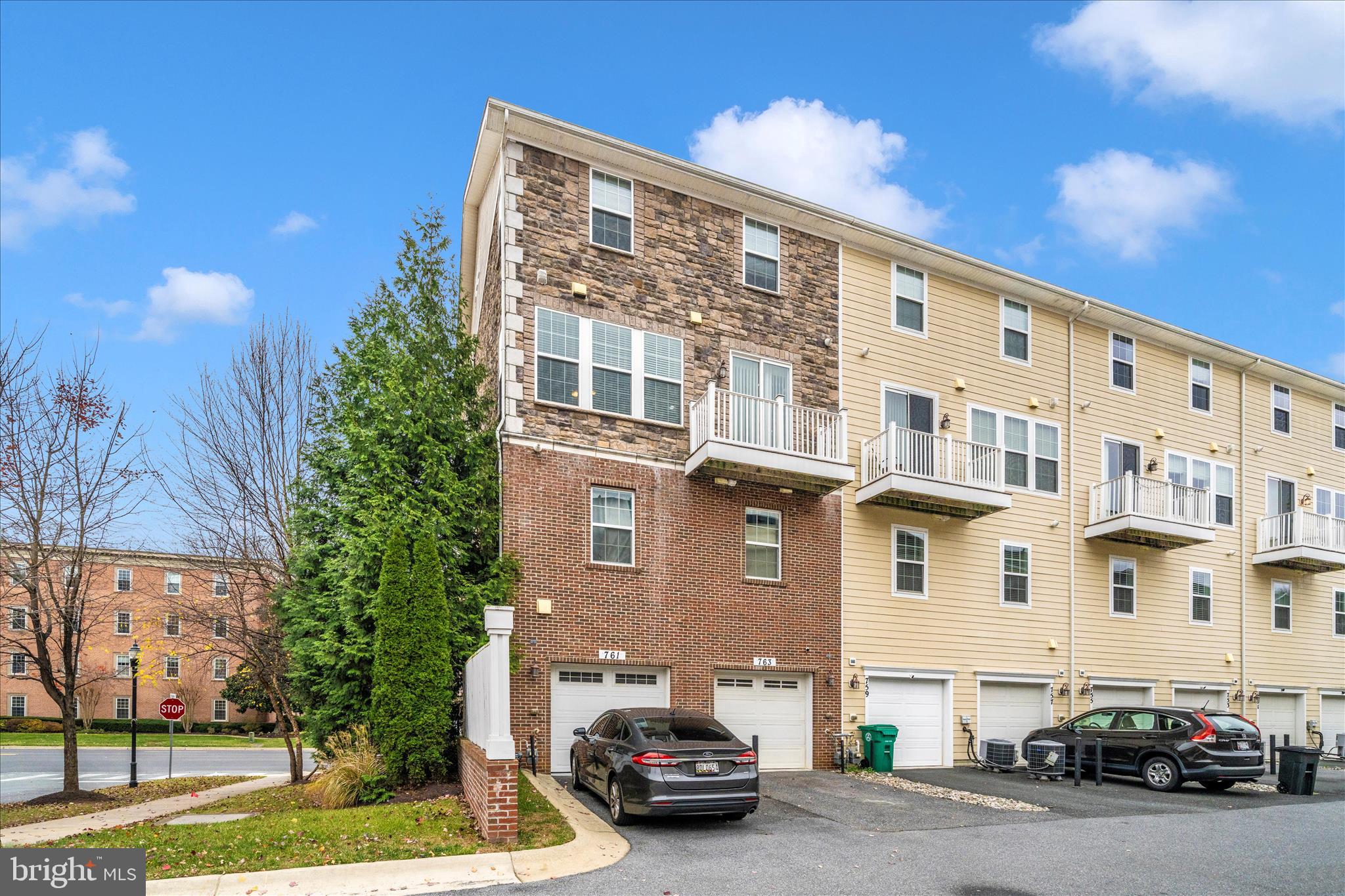 SUMMIT HALL RESERVE - Residential