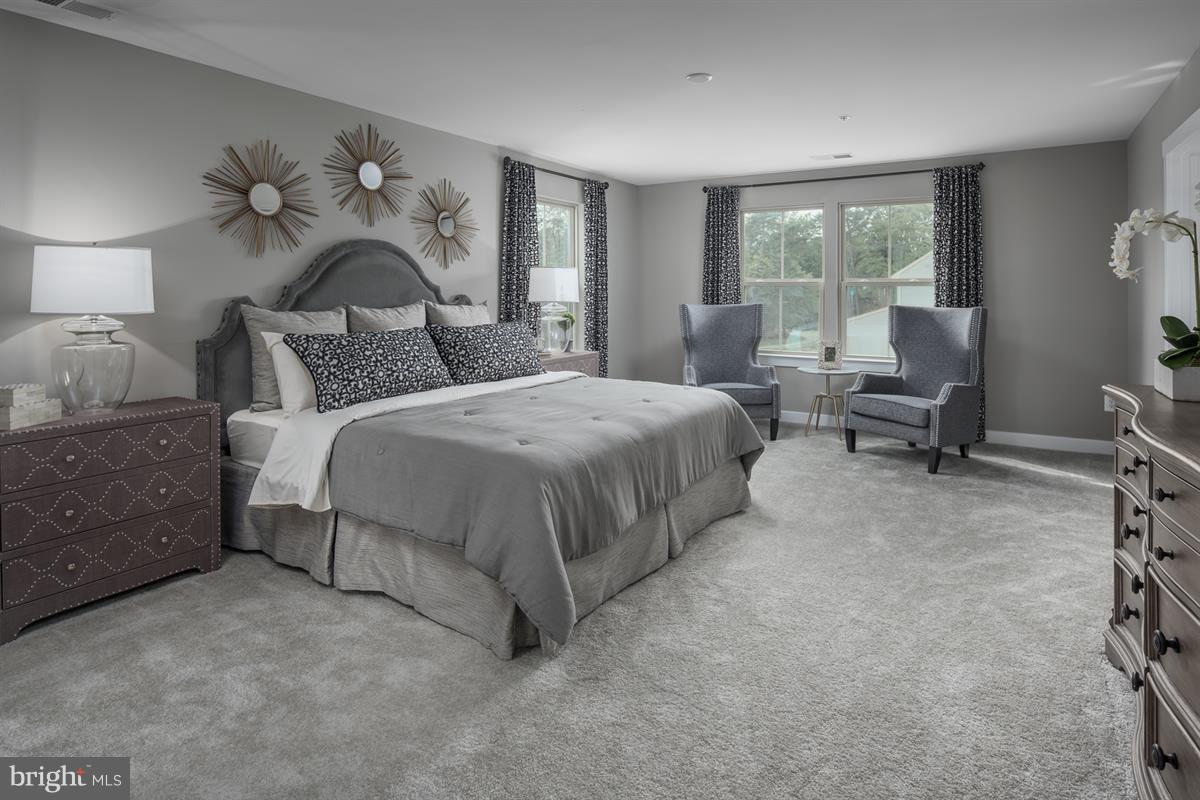 CREEKSIDE VILLAGE - Residential