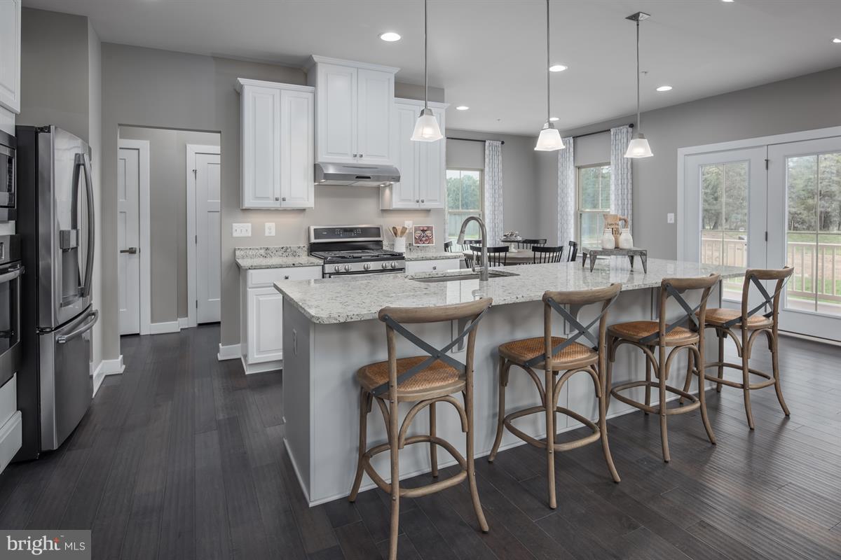 CREEKSIDE VILLAGE - Residential