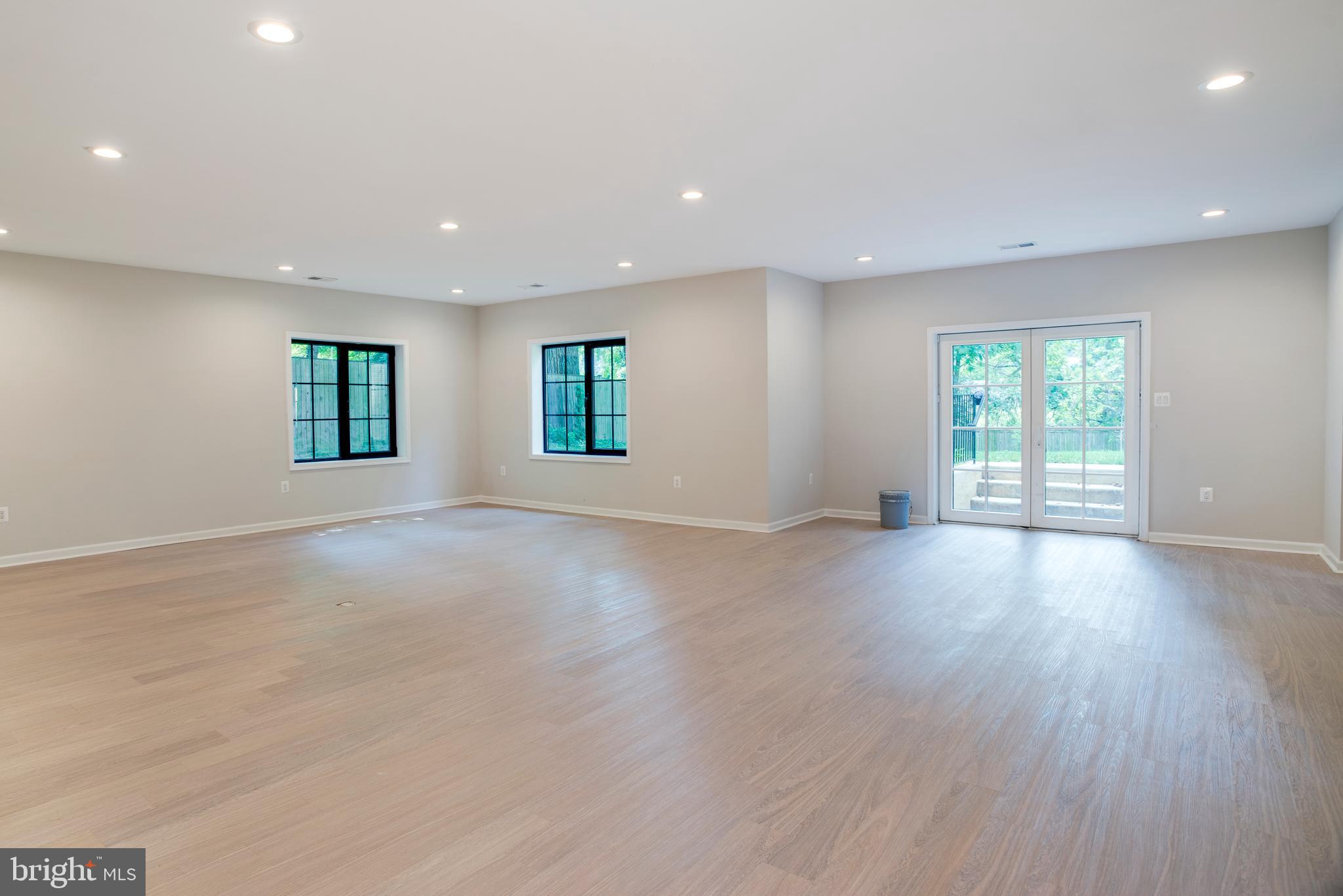 WEST FALLS CHURCH - Residential