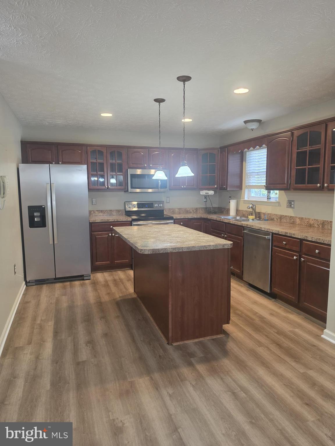2066 HONEYSUCKLE LANE