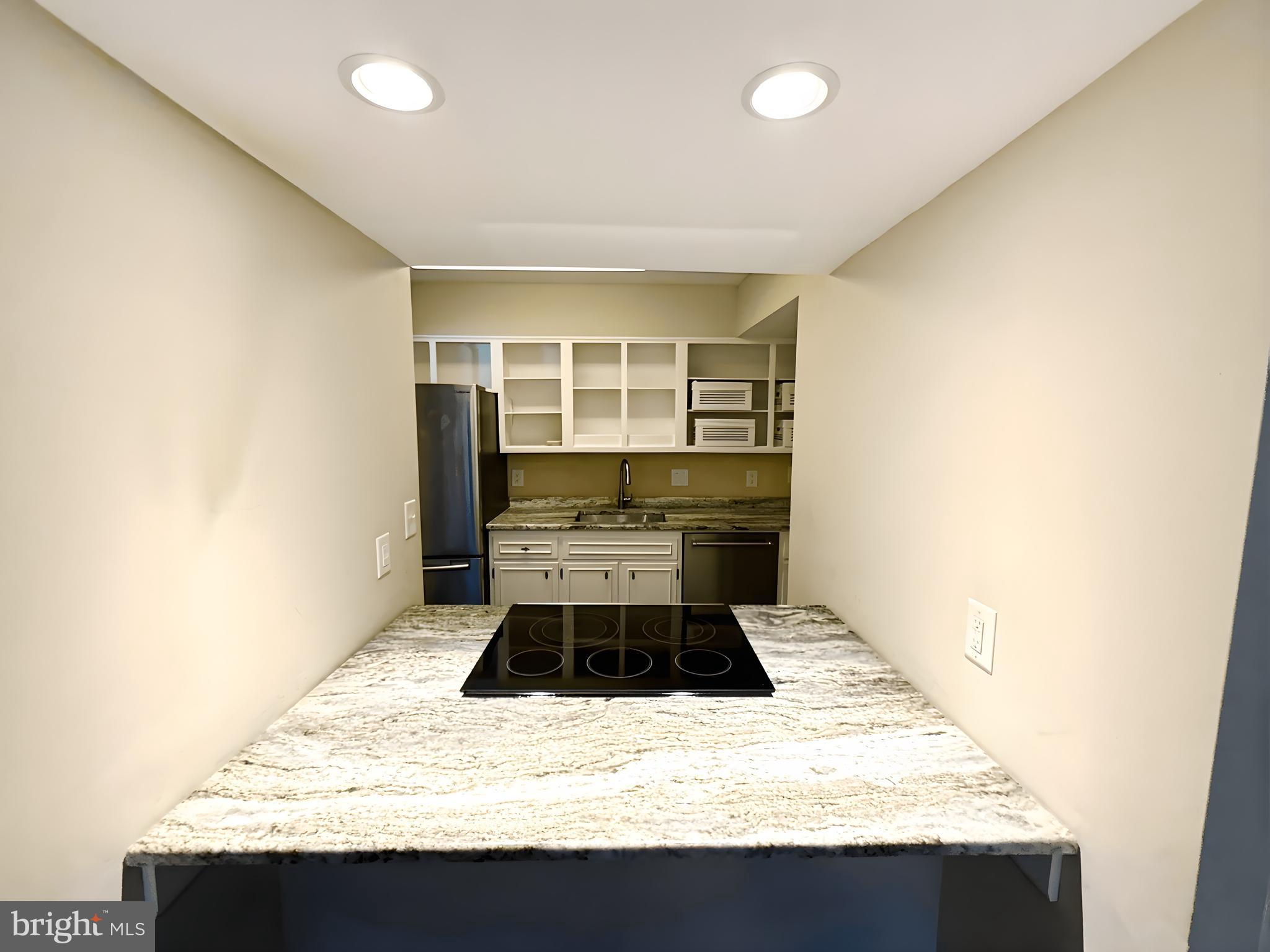 GREENE COUNTRIE - Residential Lease