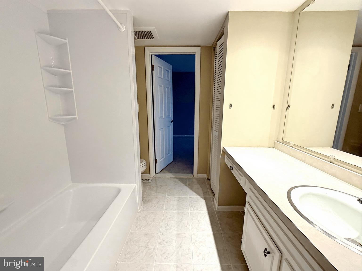 GREENE COUNTRIE - Residential Lease