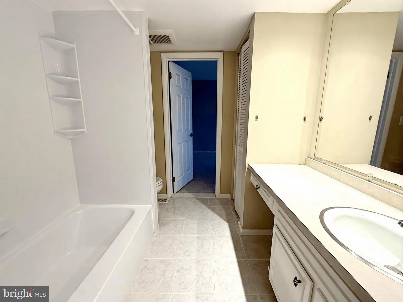 Newtown Square, Pennsylvania 19073, United States, 2 Bedrooms Bedrooms, ,2 BathroomsBathrooms,Residential,Active,222231