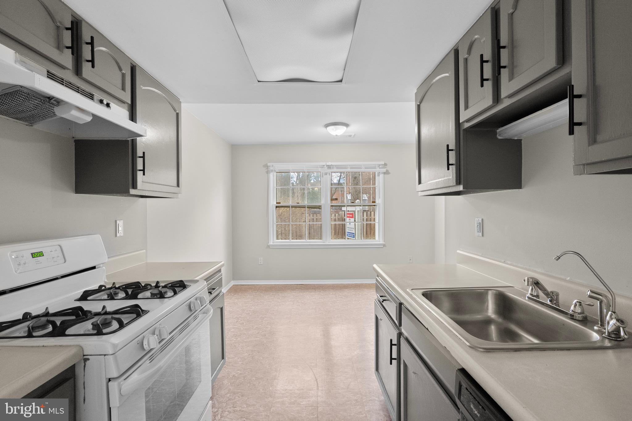 5773 YELLOWROSE COURT