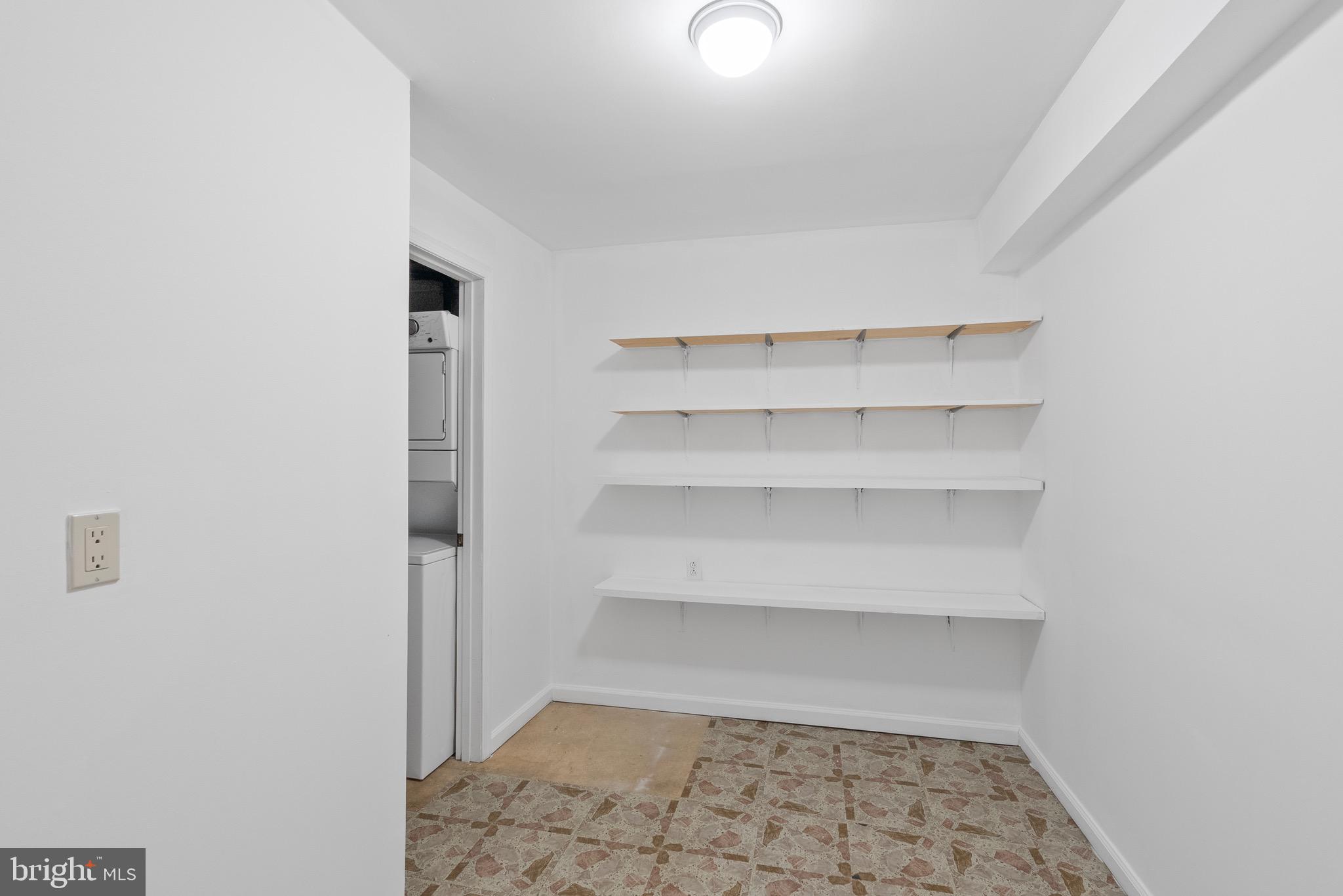 VILLAGE OF LONG REACH - Residential