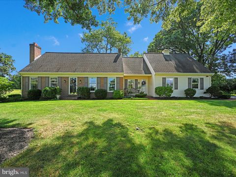 Photo of 475 Sand Hill Road, PEQUEA, PA 17565 (MLS # PALA2075290)