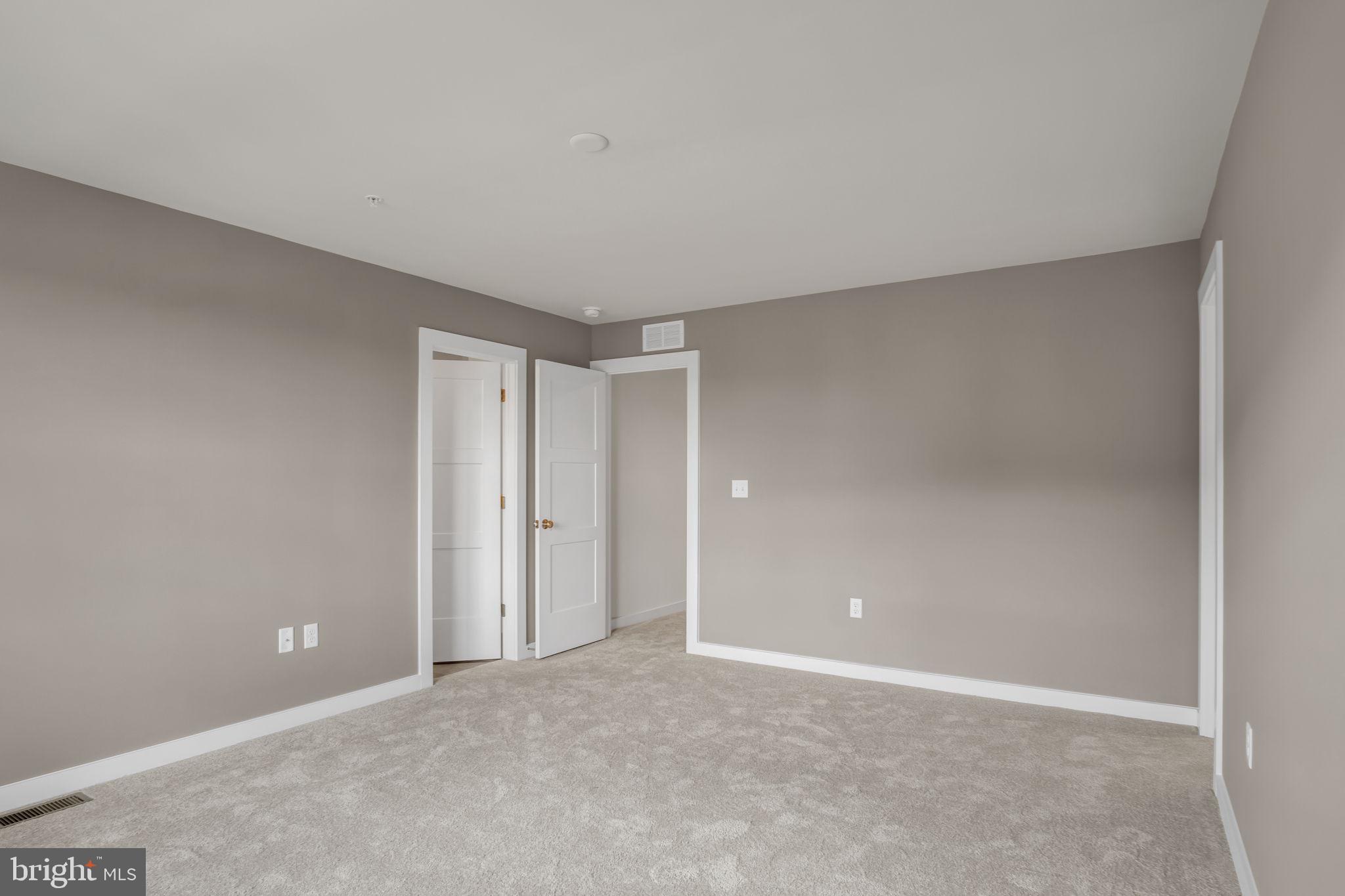 AUTUMN CHASE - Residential