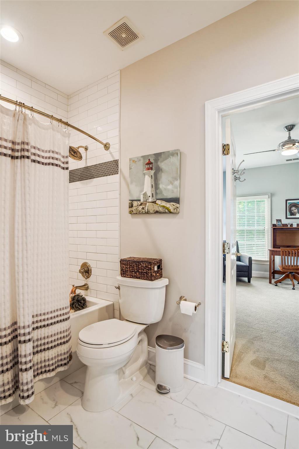 GOLF ESTATES - Residential Lease