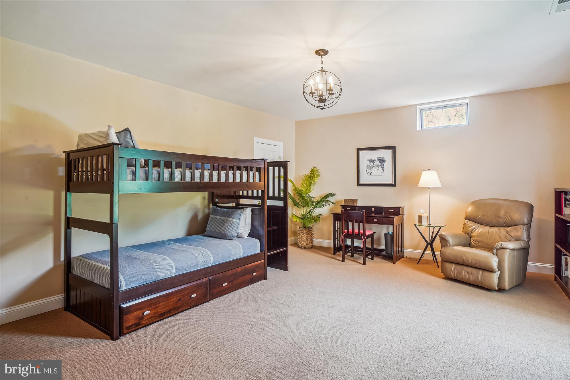 GOLF ESTATES - Residential Lease