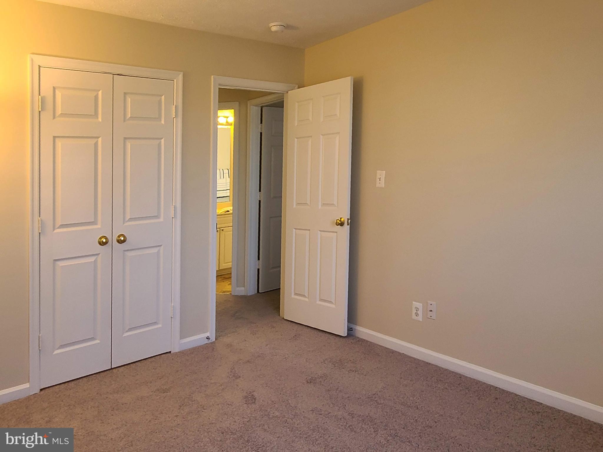 CHARLESTOWN COMMONS - Residential Lease