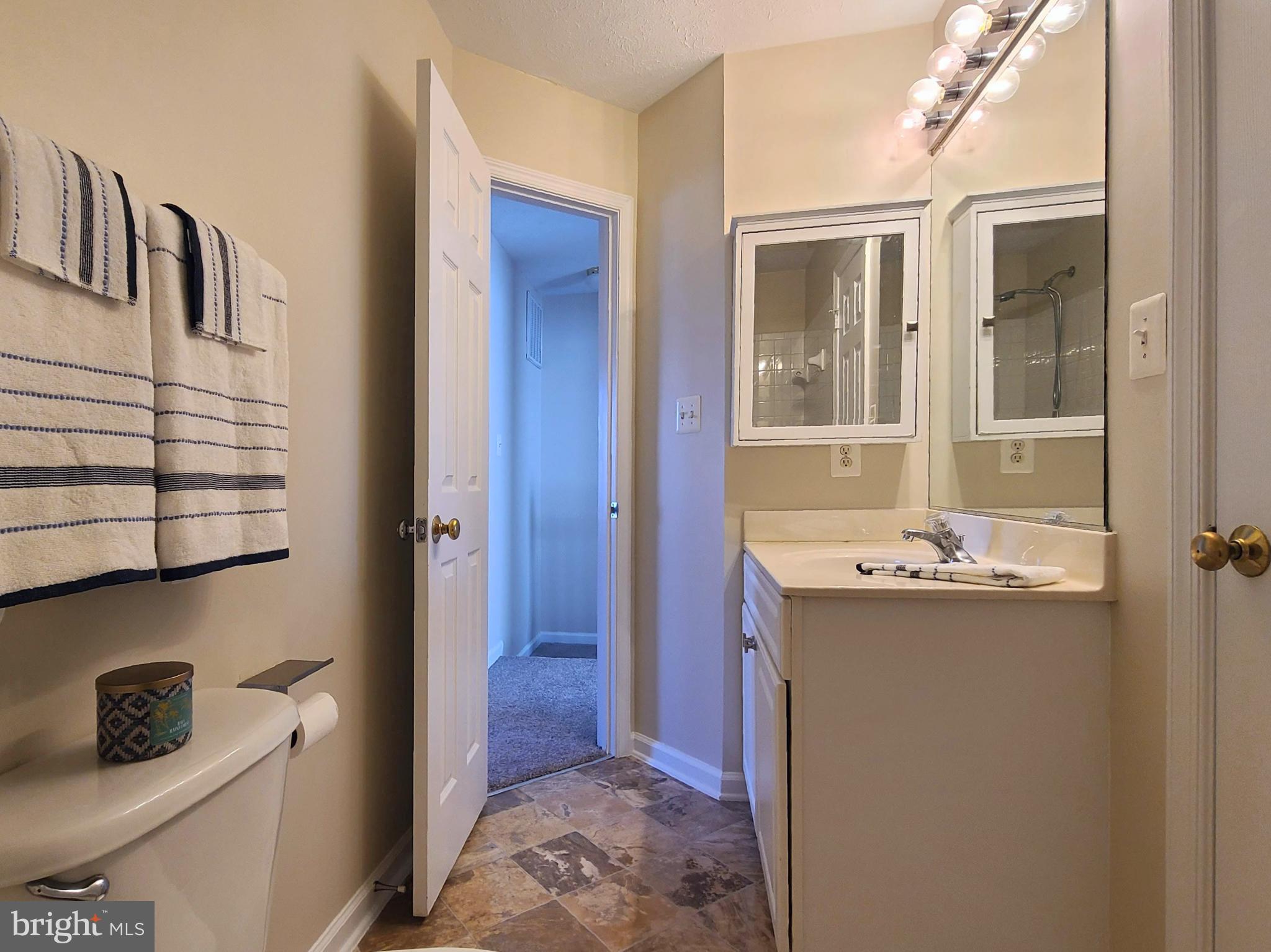 CHARLESTOWN COMMONS - Residential Lease