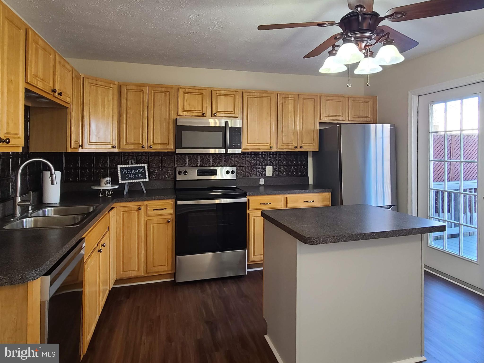 CHARLESTOWN COMMONS - Residential Lease