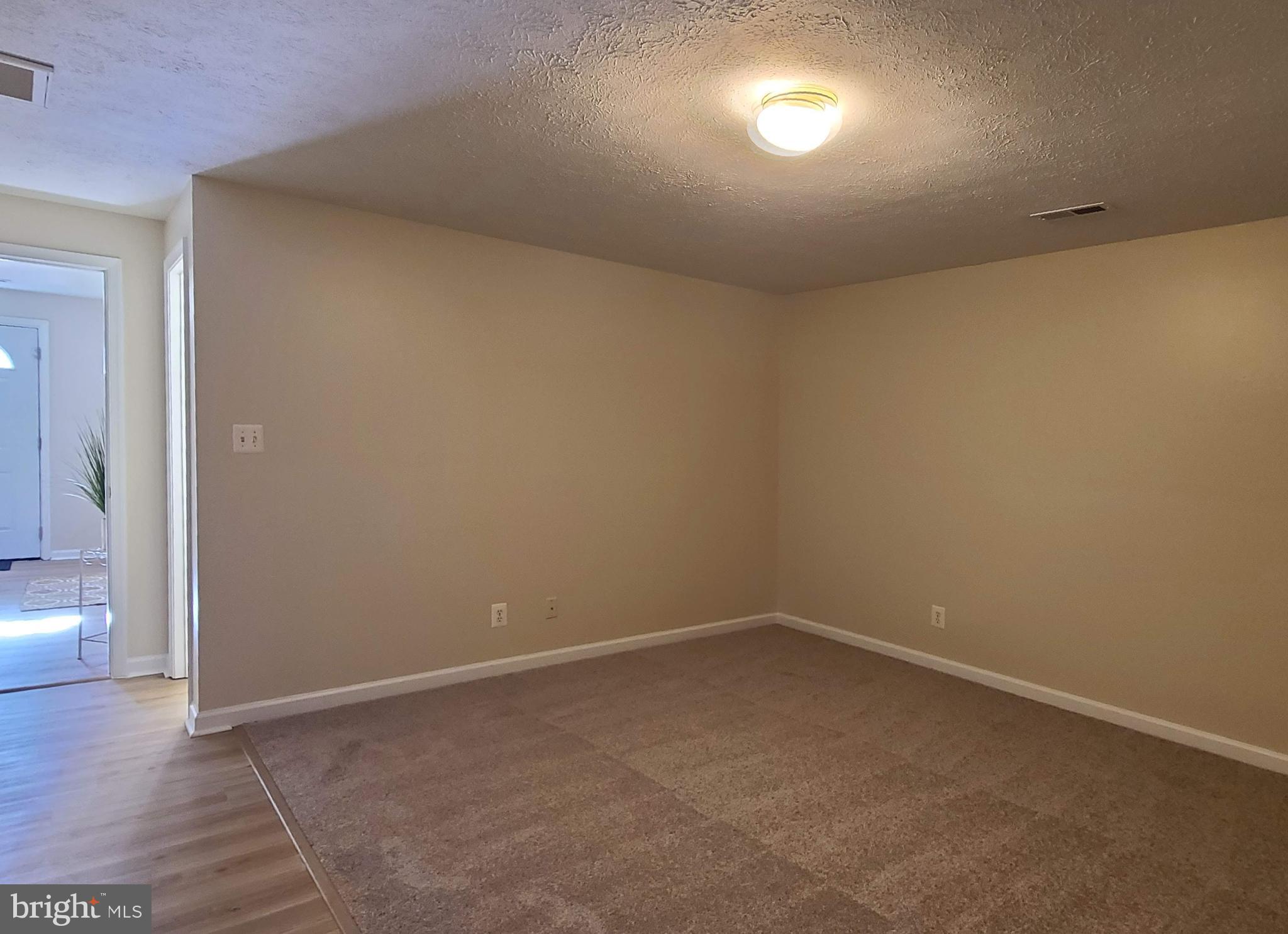 CHARLESTOWN COMMONS - Residential Lease