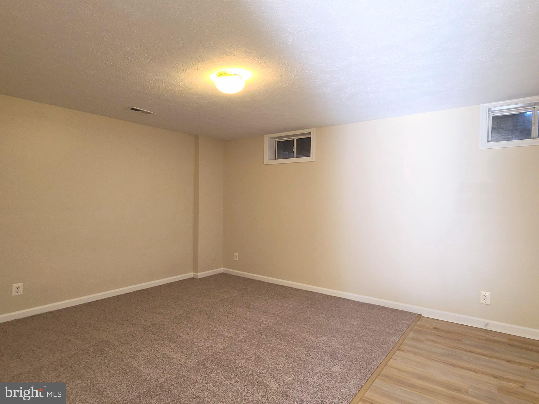 CHARLESTOWN COMMONS - Residential Lease