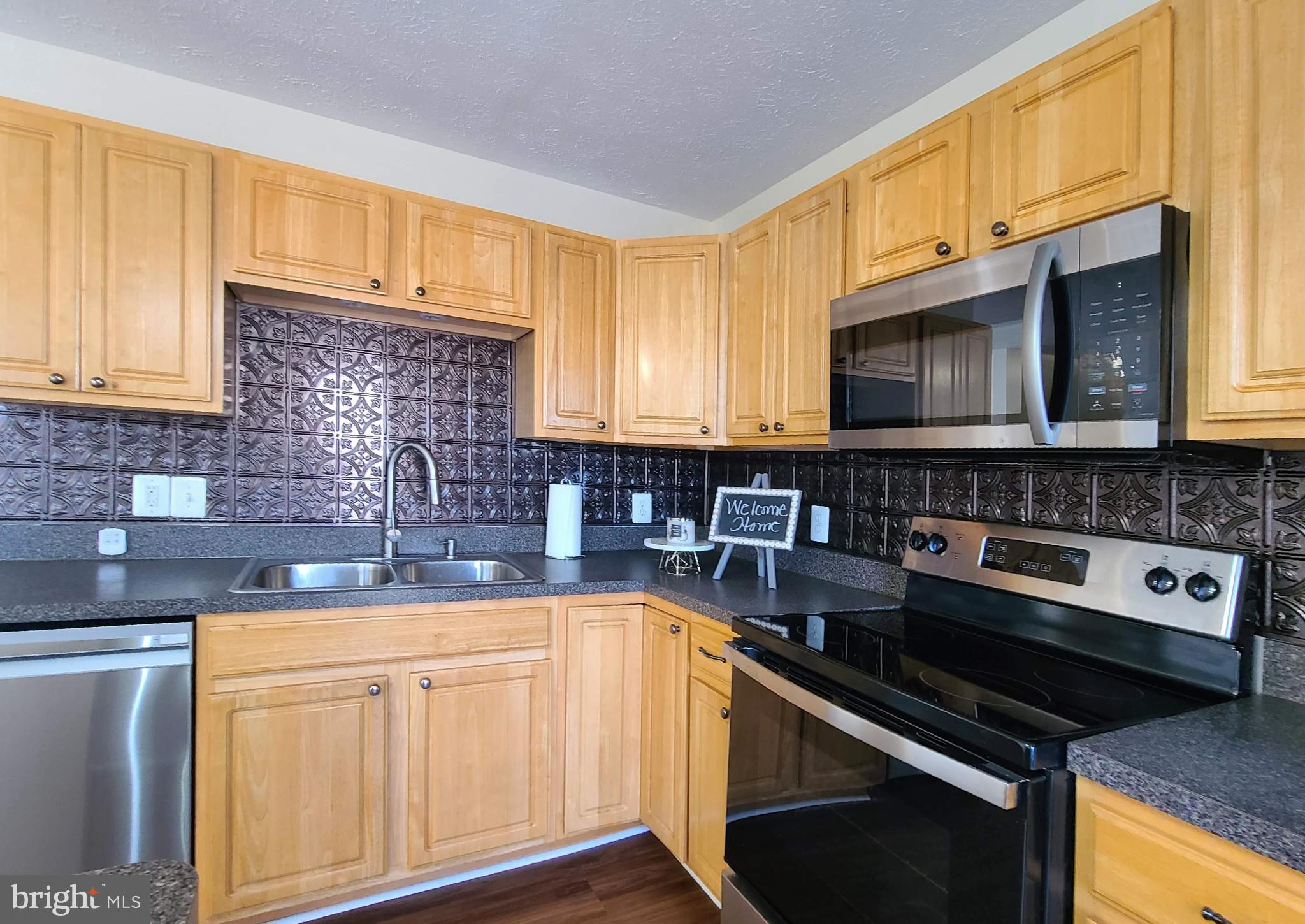 CHARLESTOWN COMMONS - Residential Lease