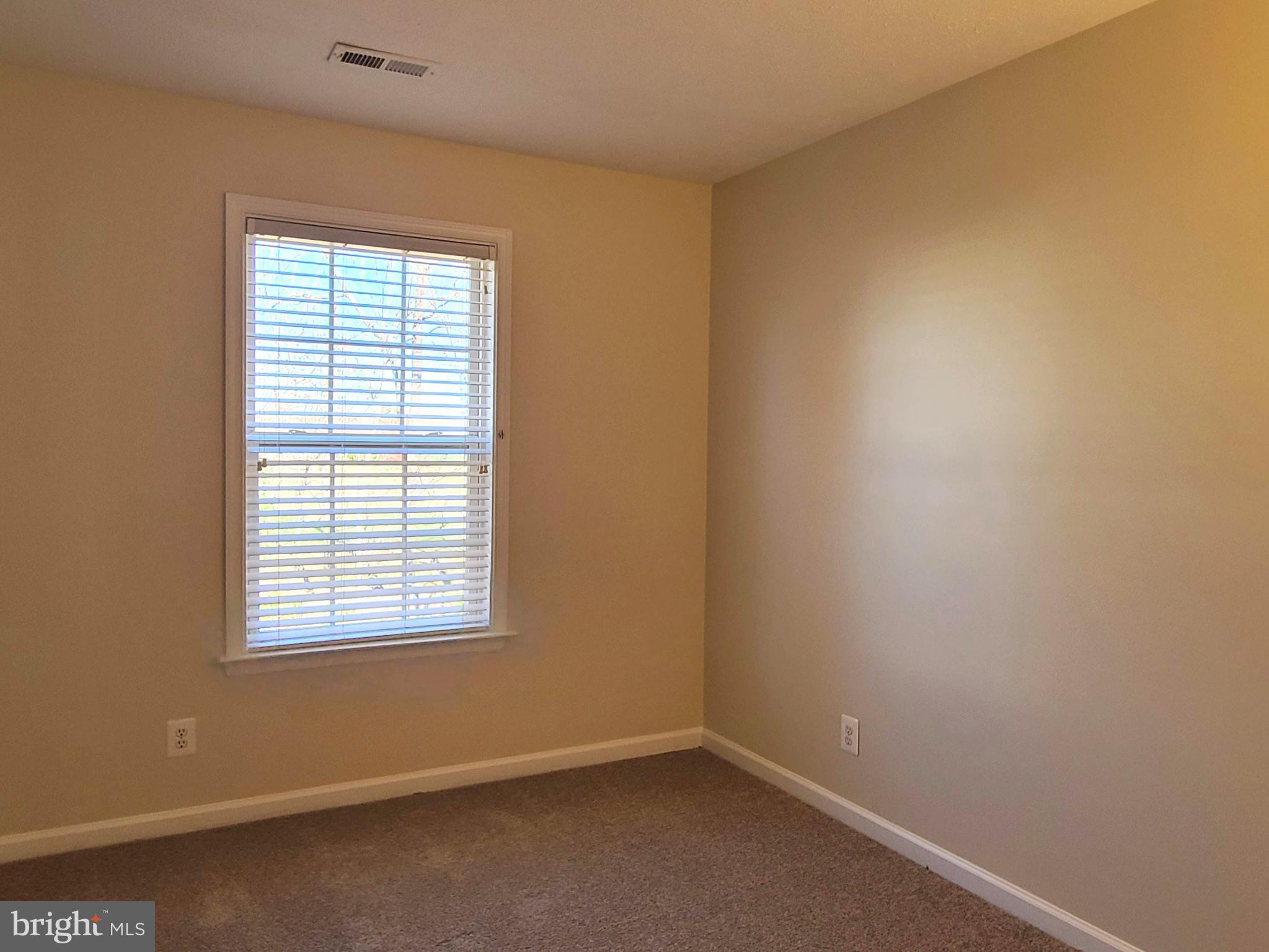 CHARLESTOWN COMMONS - Residential Lease