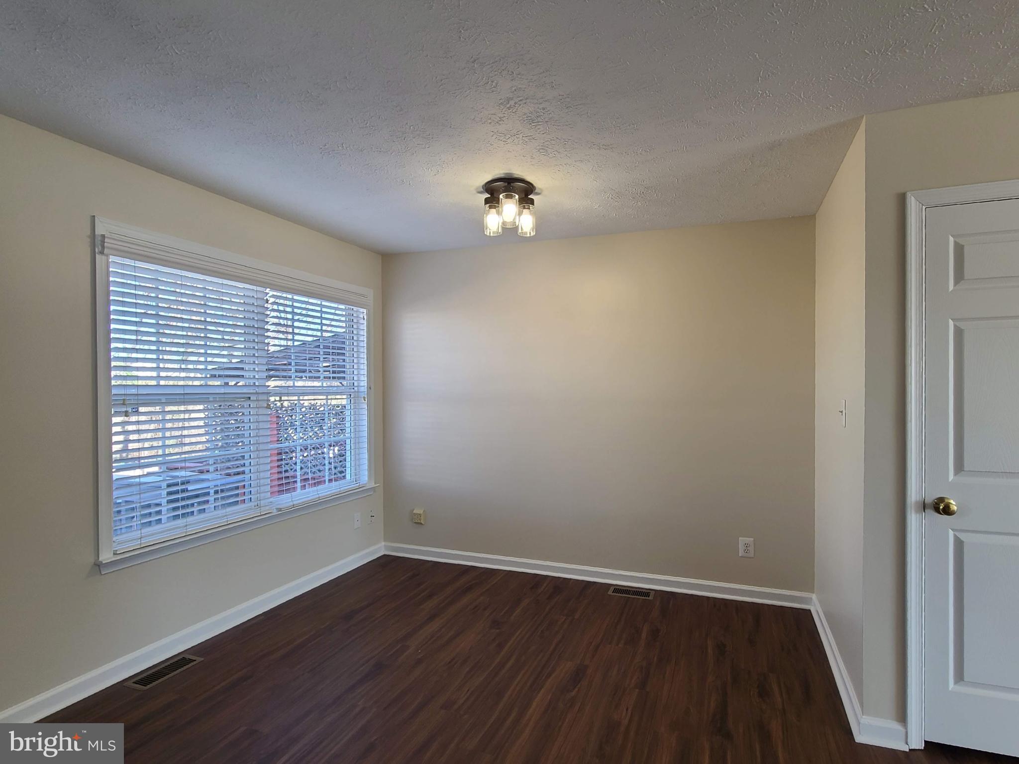 CHARLESTOWN COMMONS - Residential Lease