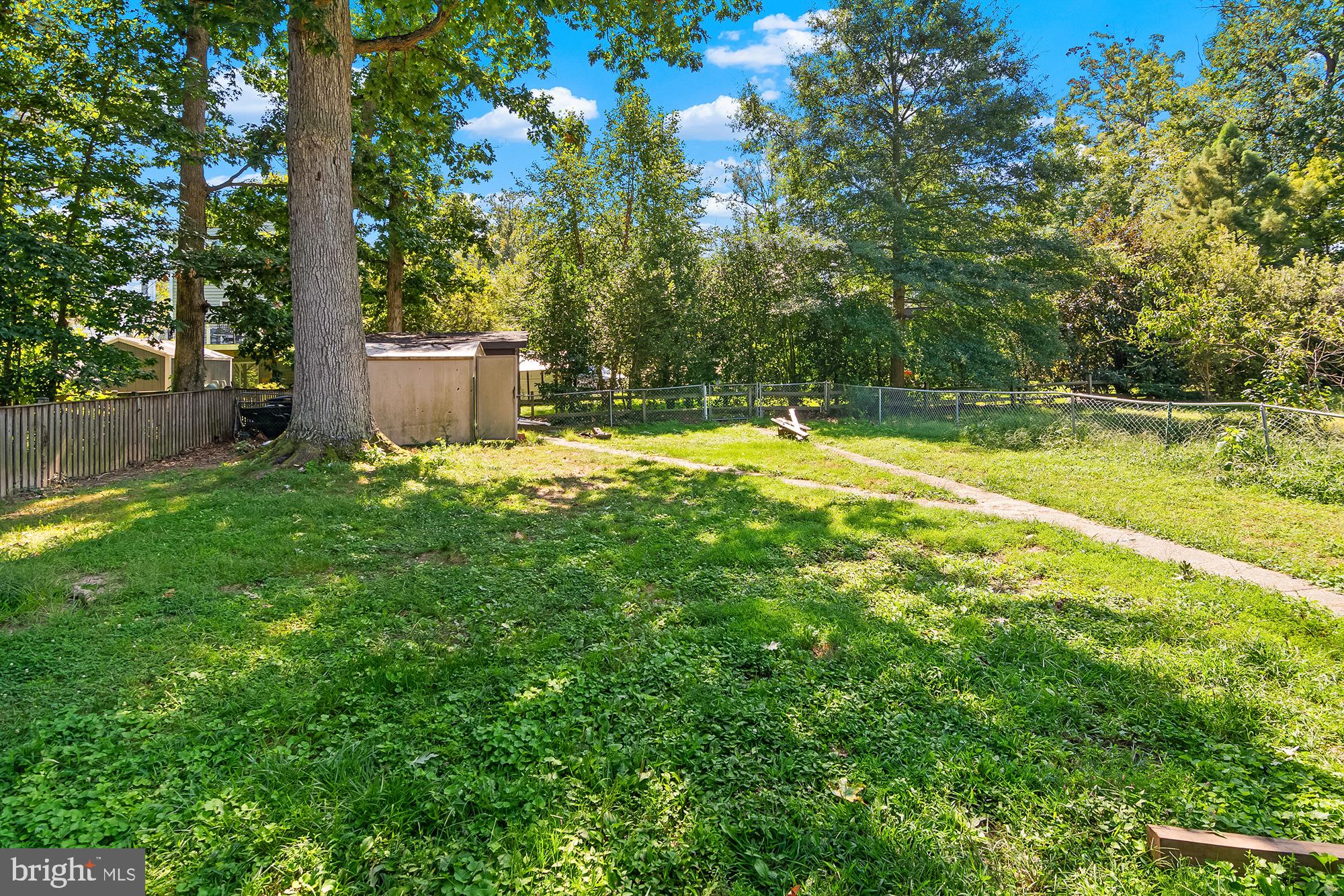 811 CEDAR AVENUE