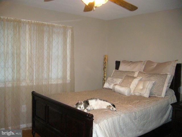 LANDMARK SQUARE - Residential