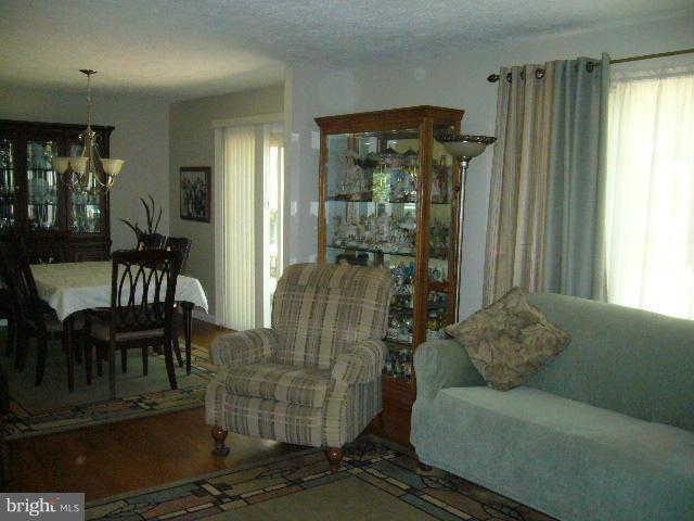 LANDMARK SQUARE - Residential