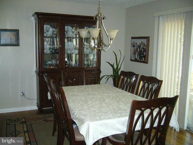 LANDMARK SQUARE - Residential