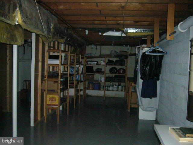 LANDMARK SQUARE - Residential