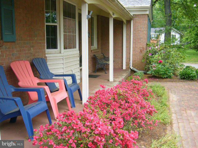 LANDMARK SQUARE - Residential