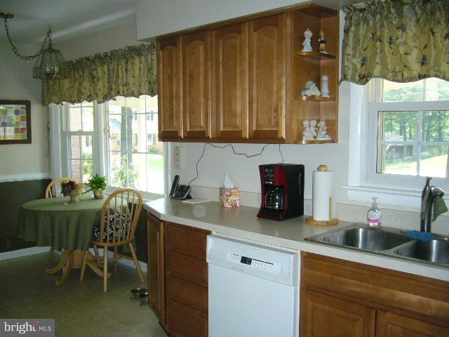 LANDMARK SQUARE - Residential