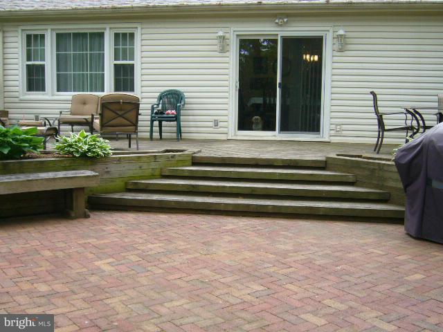 LANDMARK SQUARE - Residential