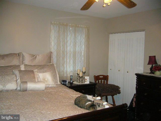 LANDMARK SQUARE - Residential