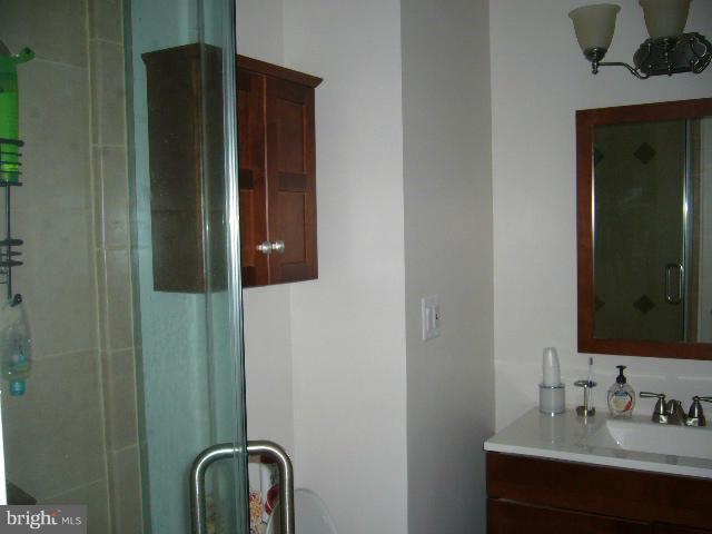 LANDMARK SQUARE - Residential