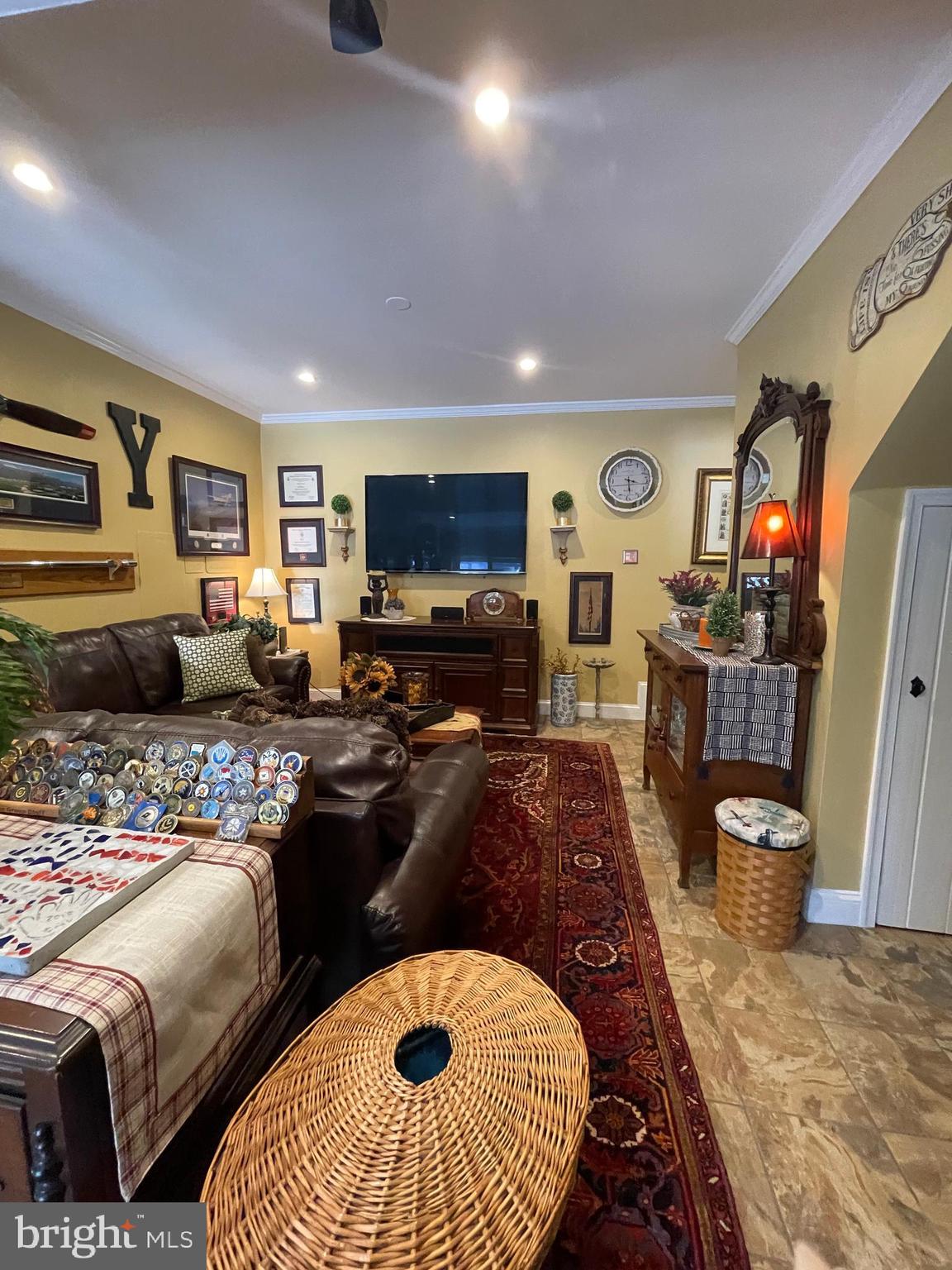 LAKE MONTCLAIR - Residential