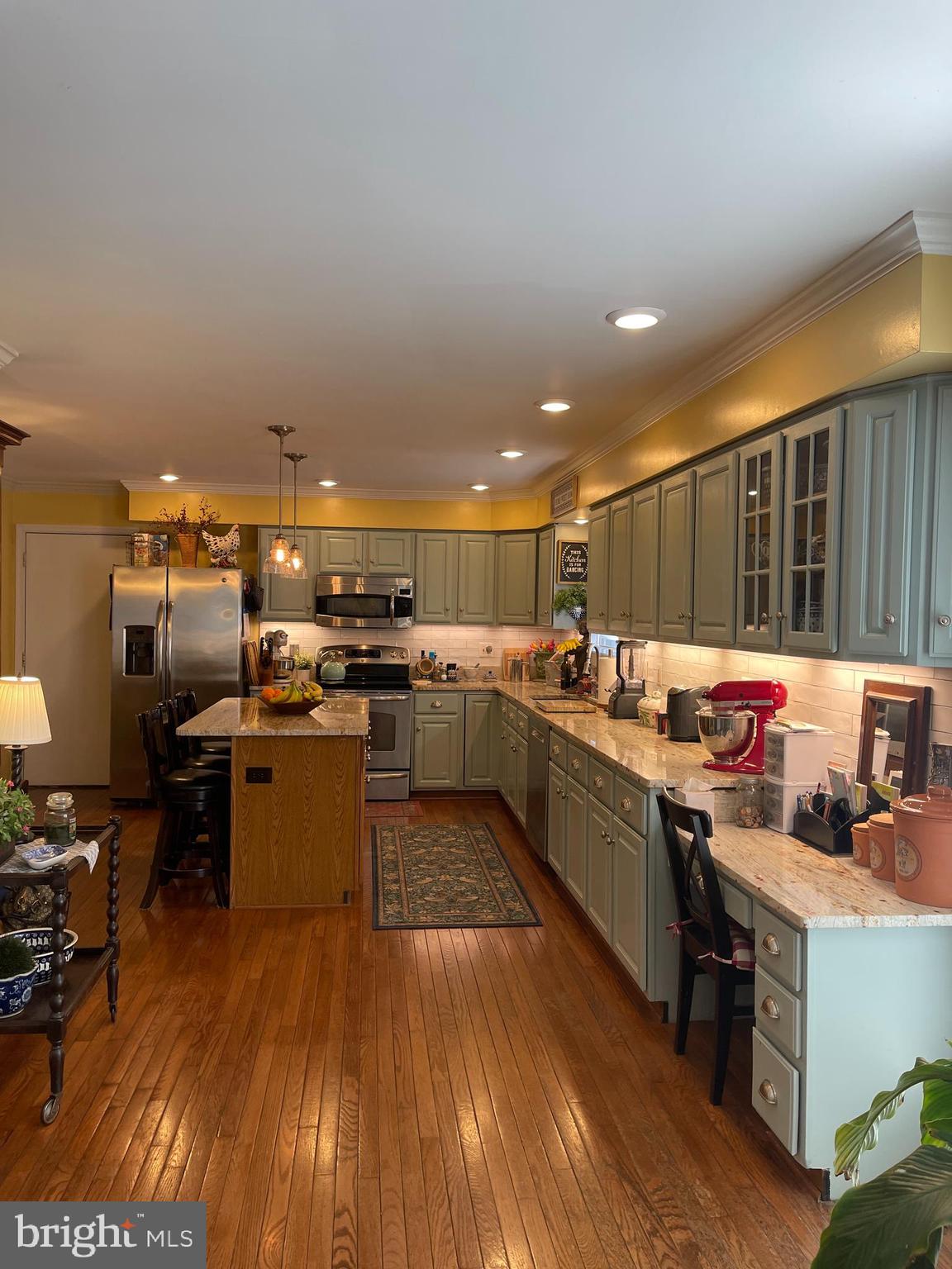 LAKE MONTCLAIR - Residential