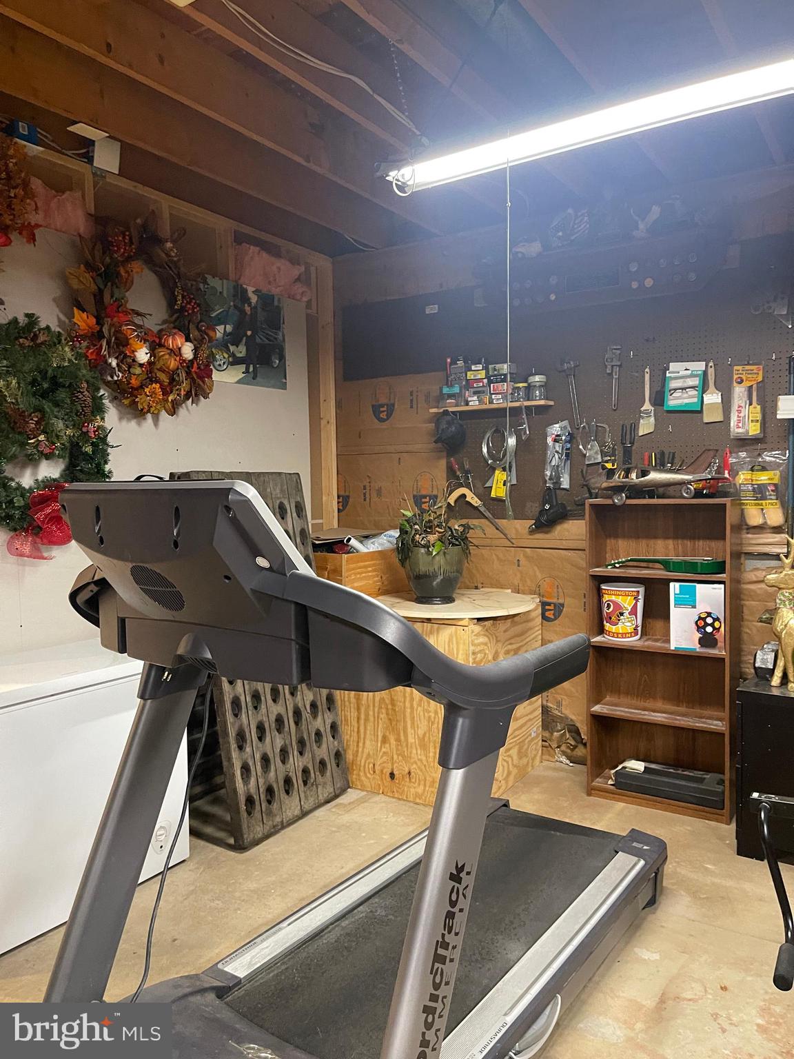 LAKE MONTCLAIR - Residential