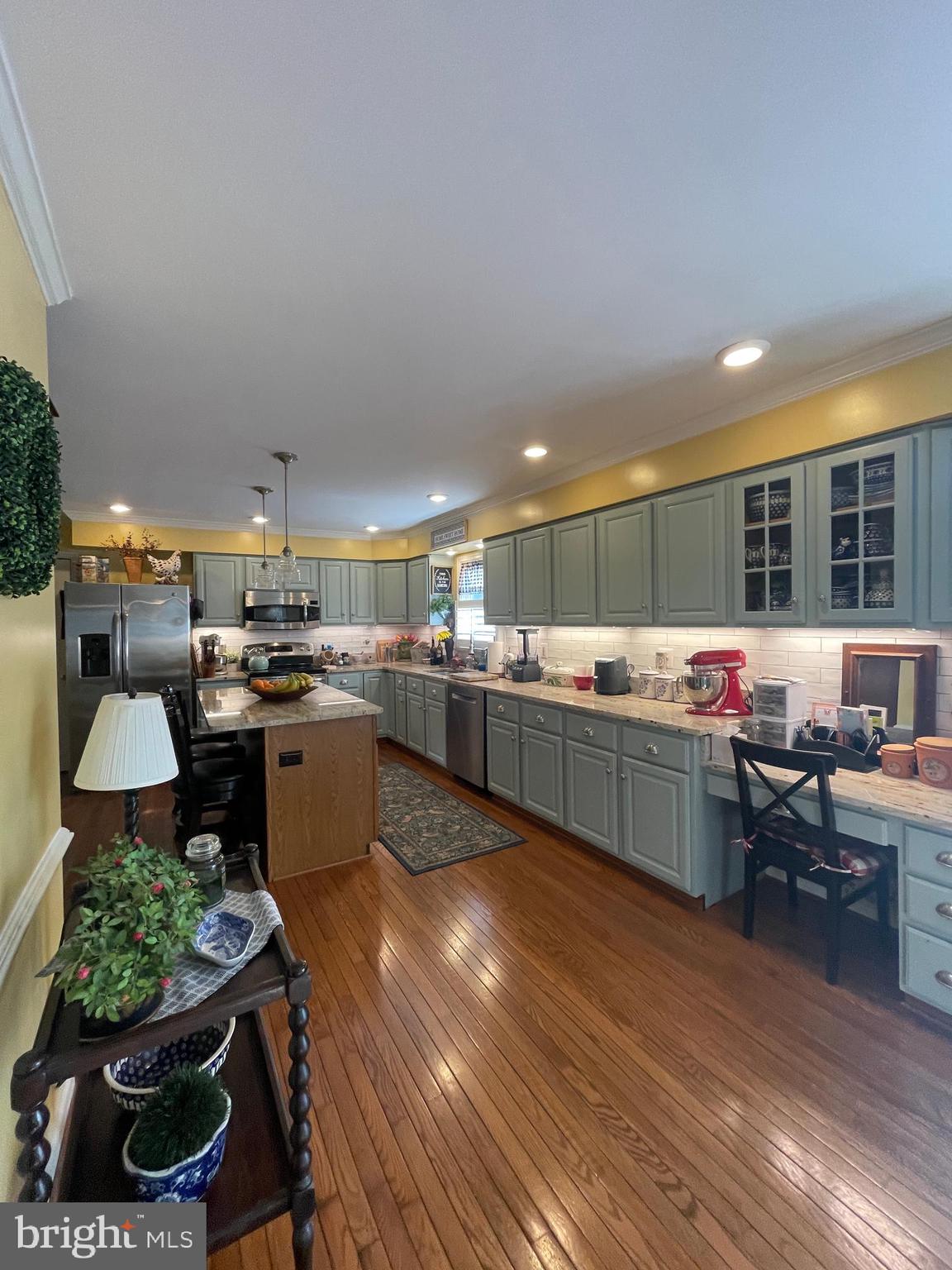 LAKE MONTCLAIR - Residential