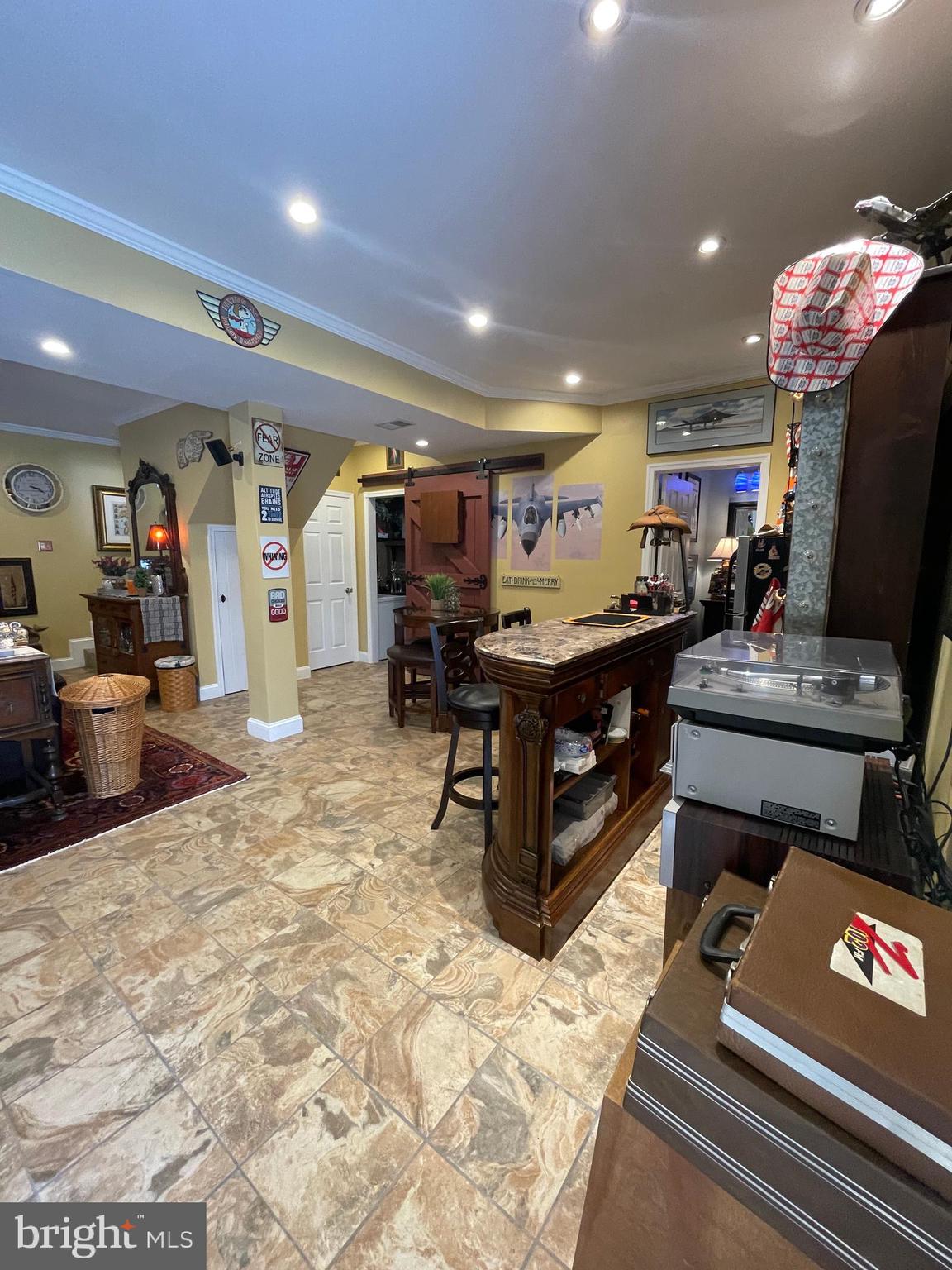 LAKE MONTCLAIR - Residential