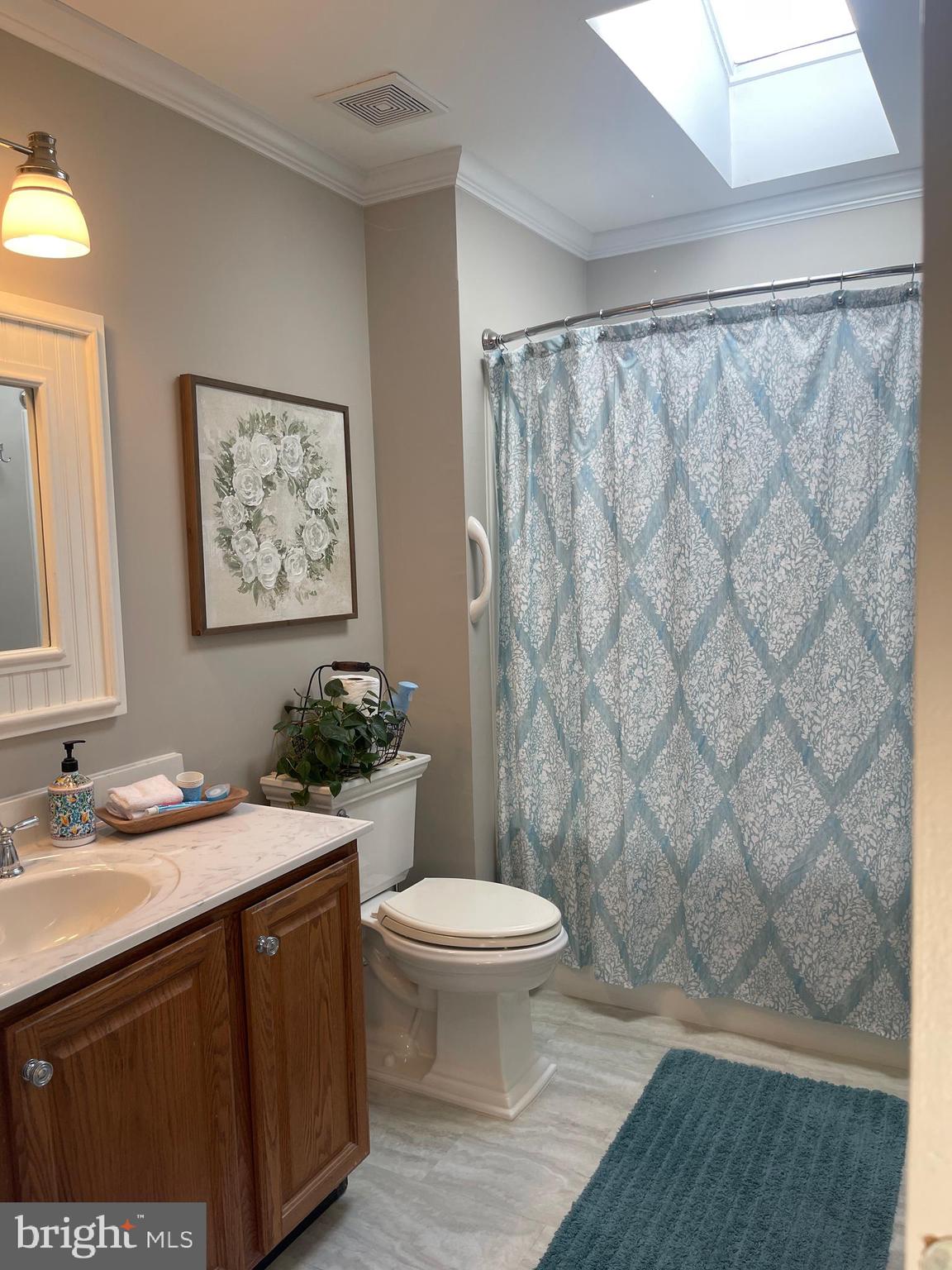 LAKE MONTCLAIR - Residential