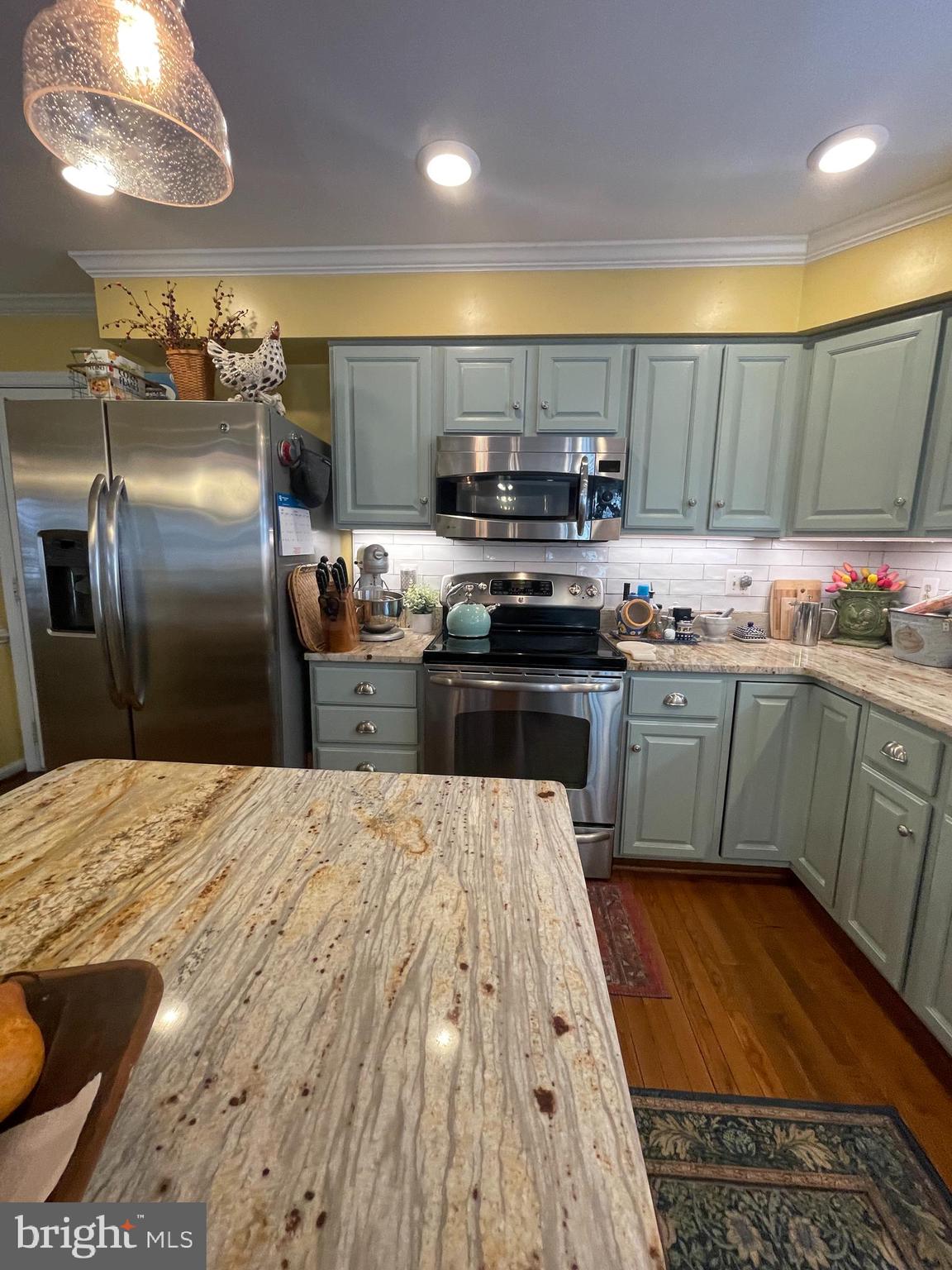 LAKE MONTCLAIR - Residential