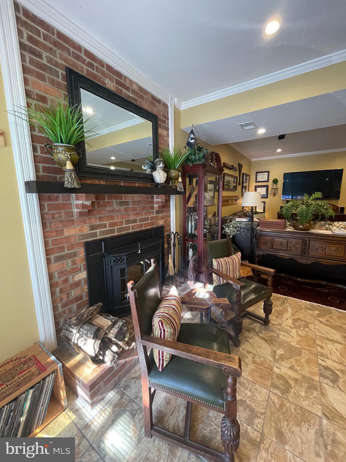 LAKE MONTCLAIR - Residential