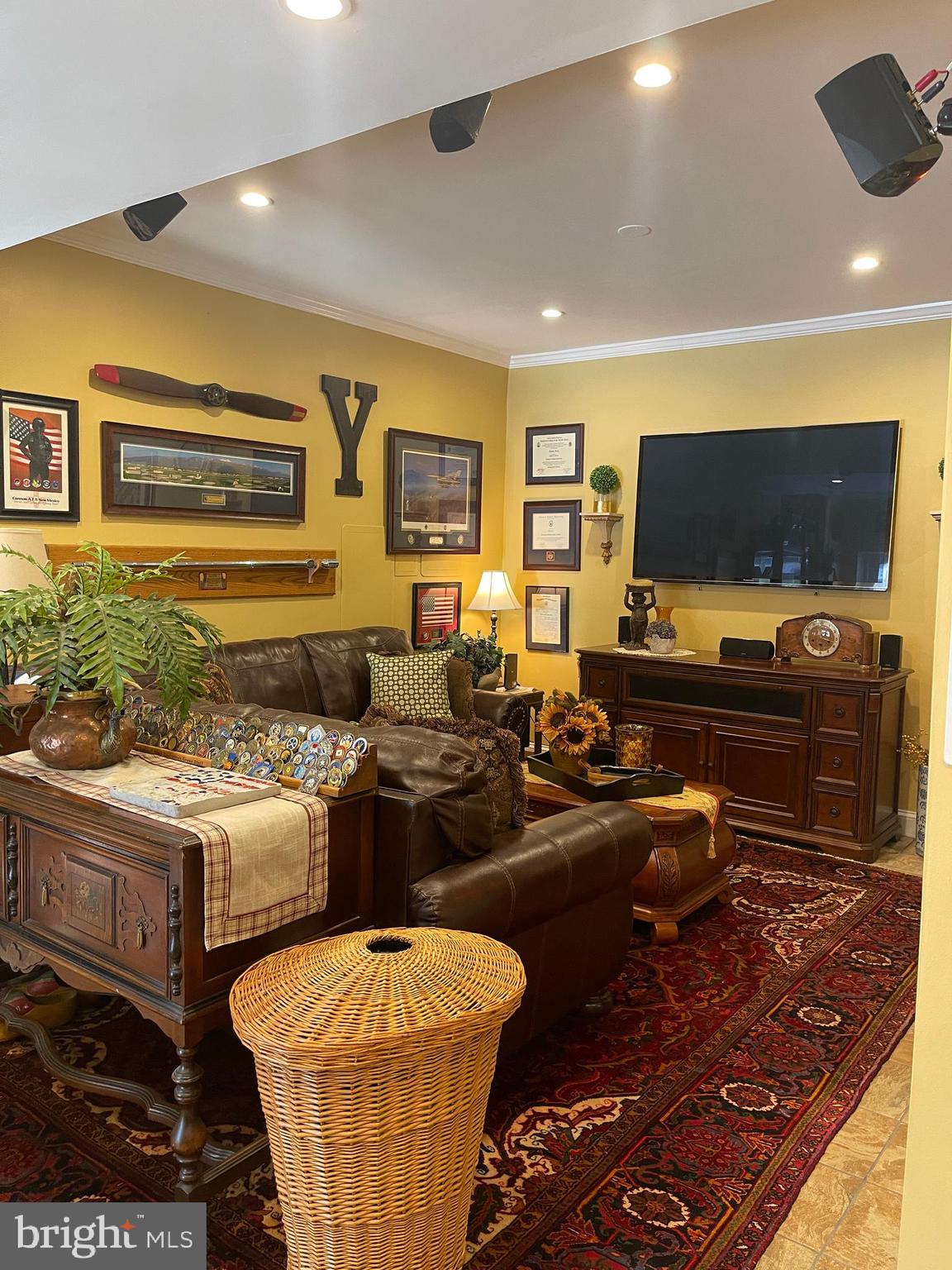 LAKE MONTCLAIR - Residential