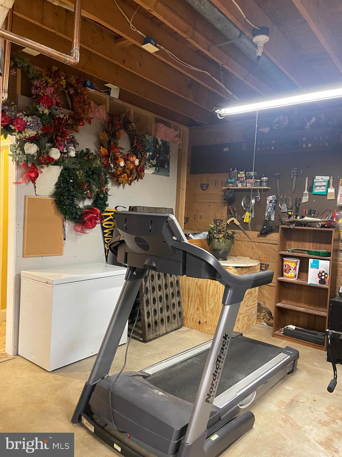 LAKE MONTCLAIR - Residential