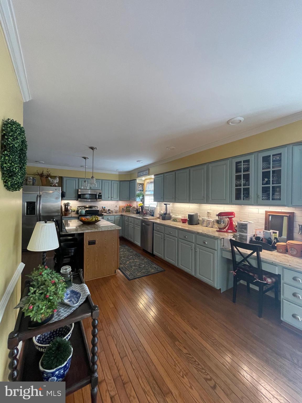 LAKE MONTCLAIR - Residential