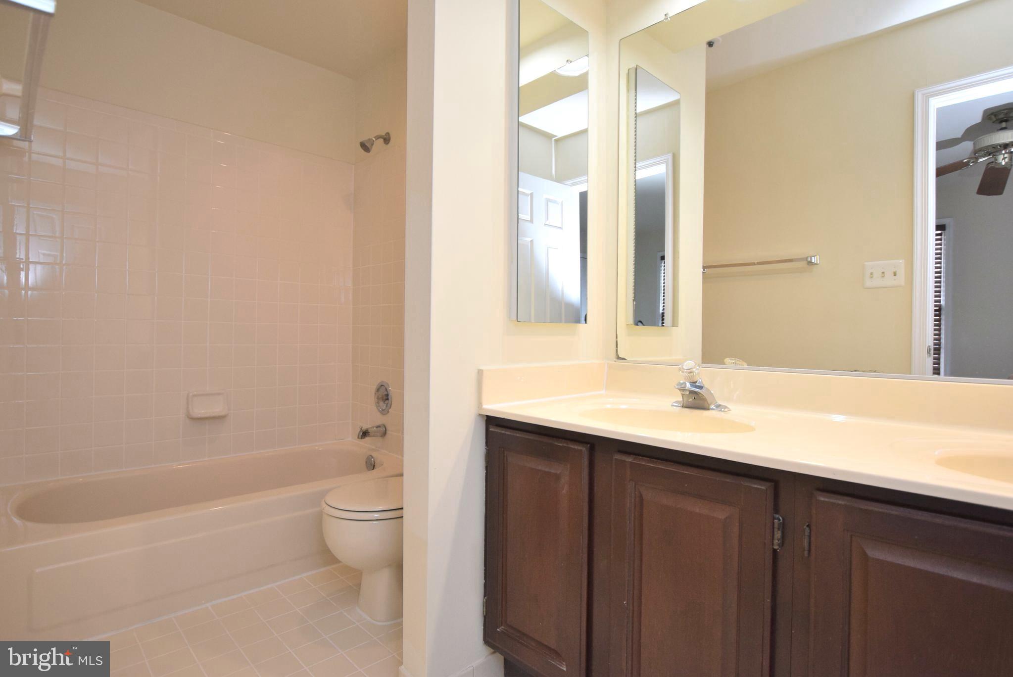 PARADISE - Residential Lease