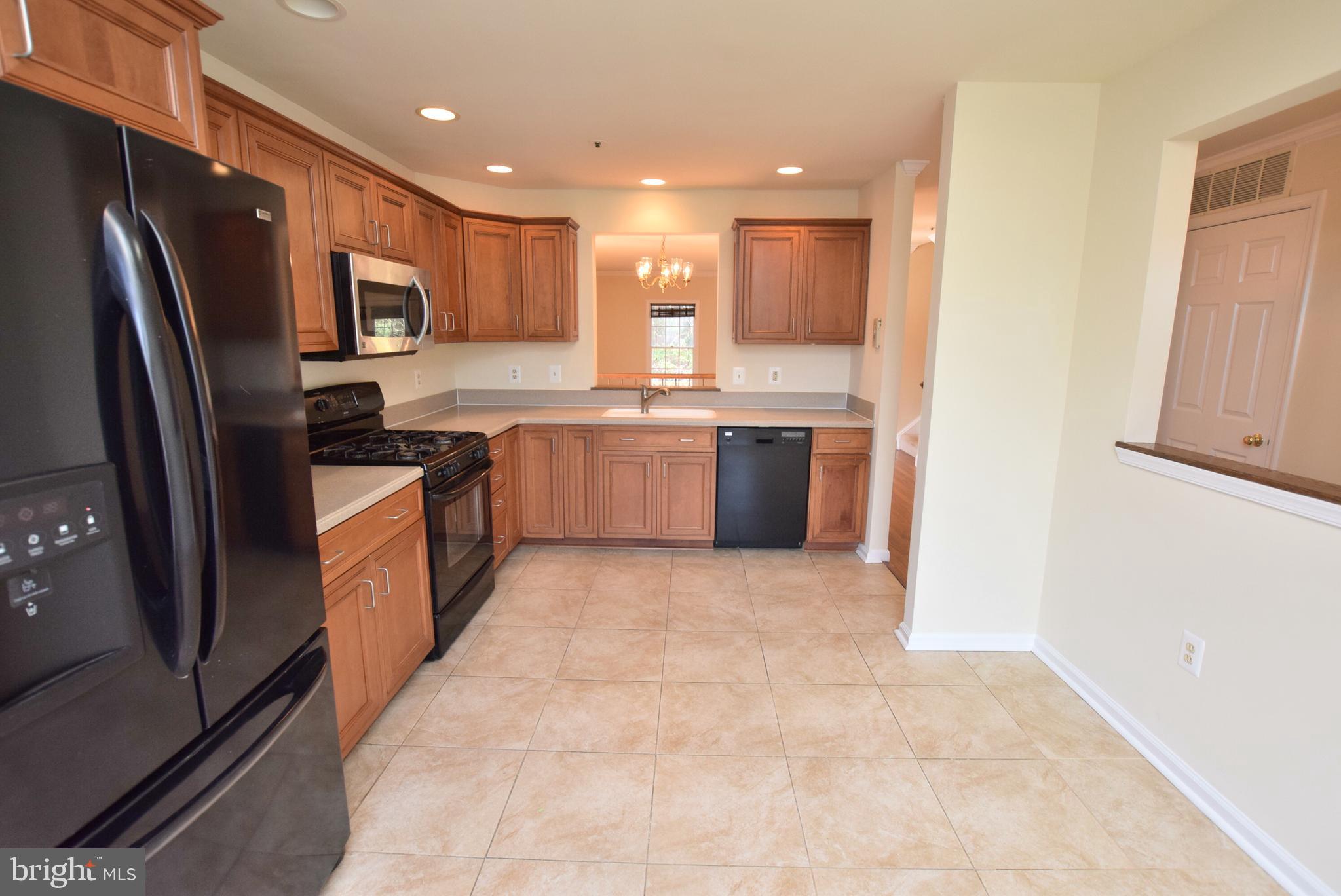 PARADISE - Residential Lease