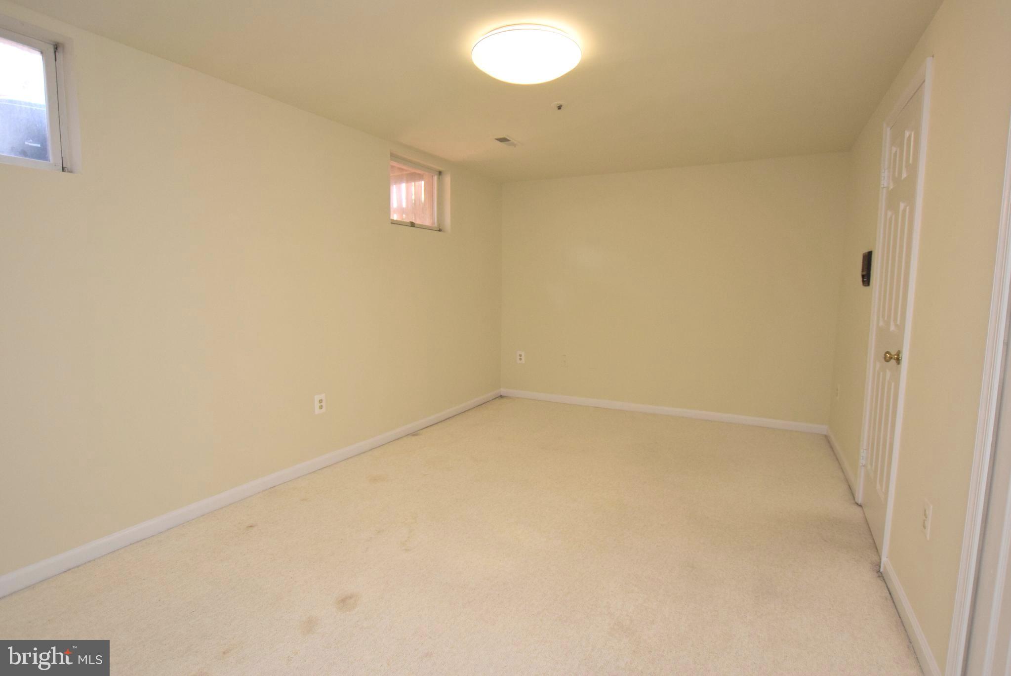 PARADISE - Residential Lease