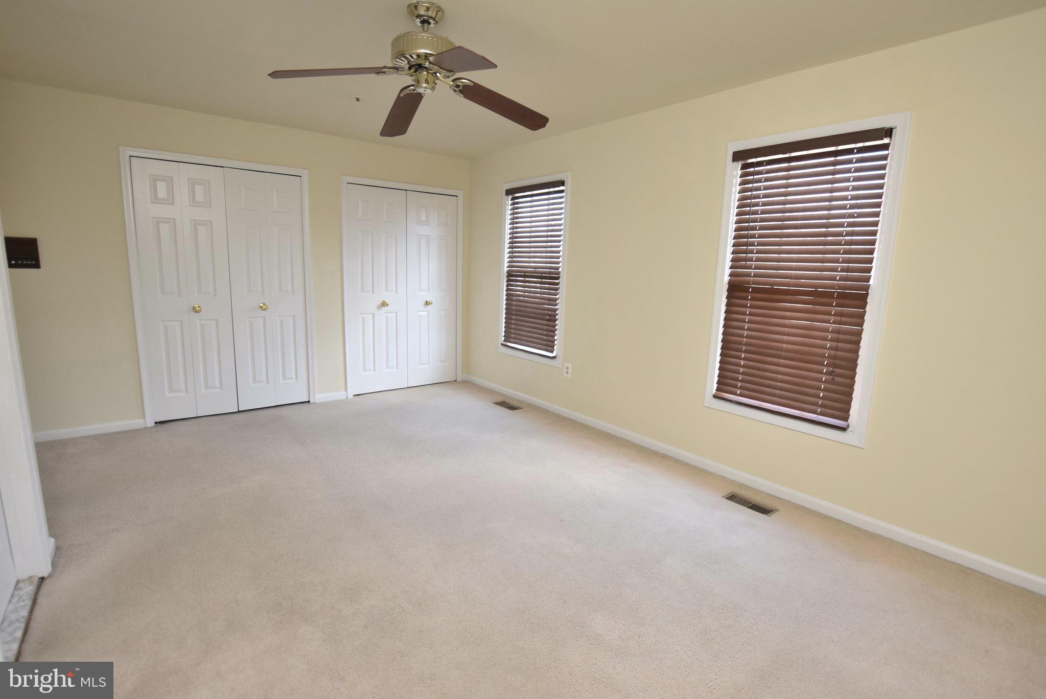 PARADISE - Residential Lease