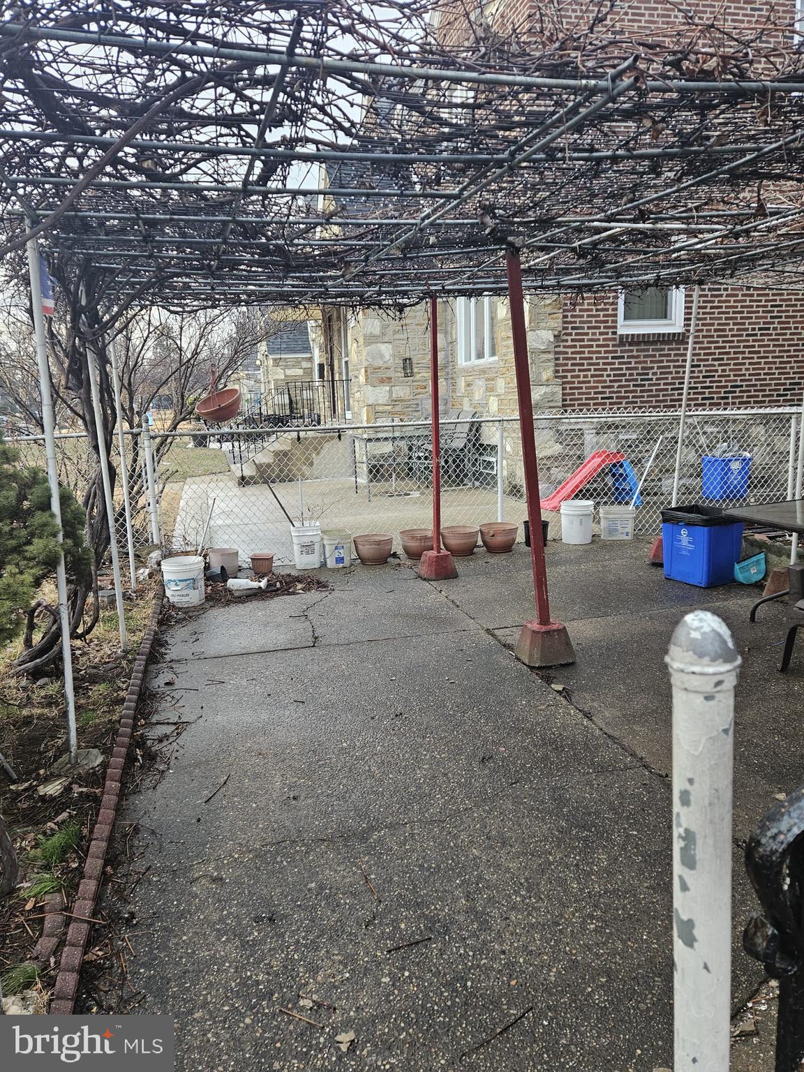 LAWNDALE - Residential