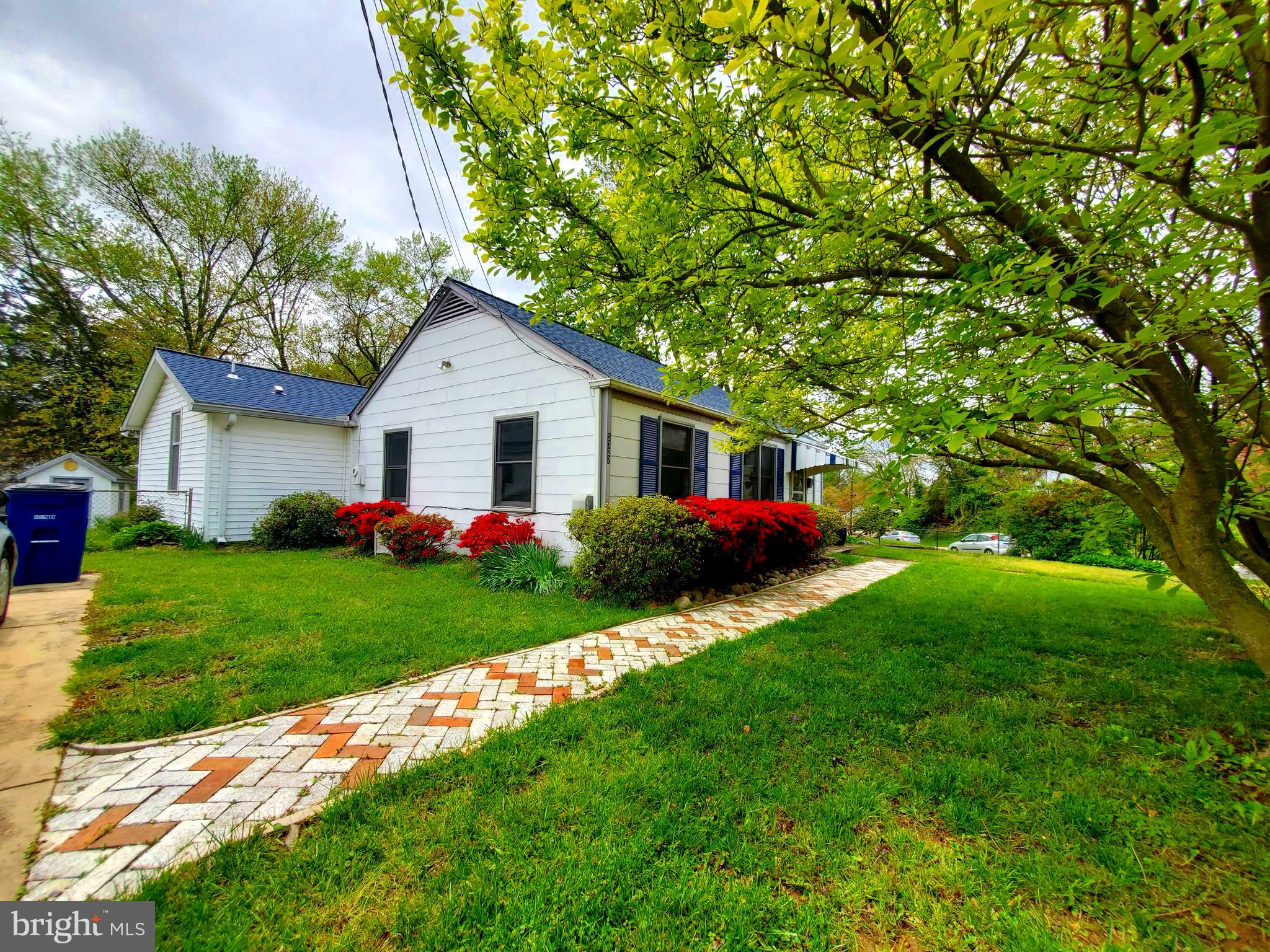 GLENMONT VILLAGE - Residential