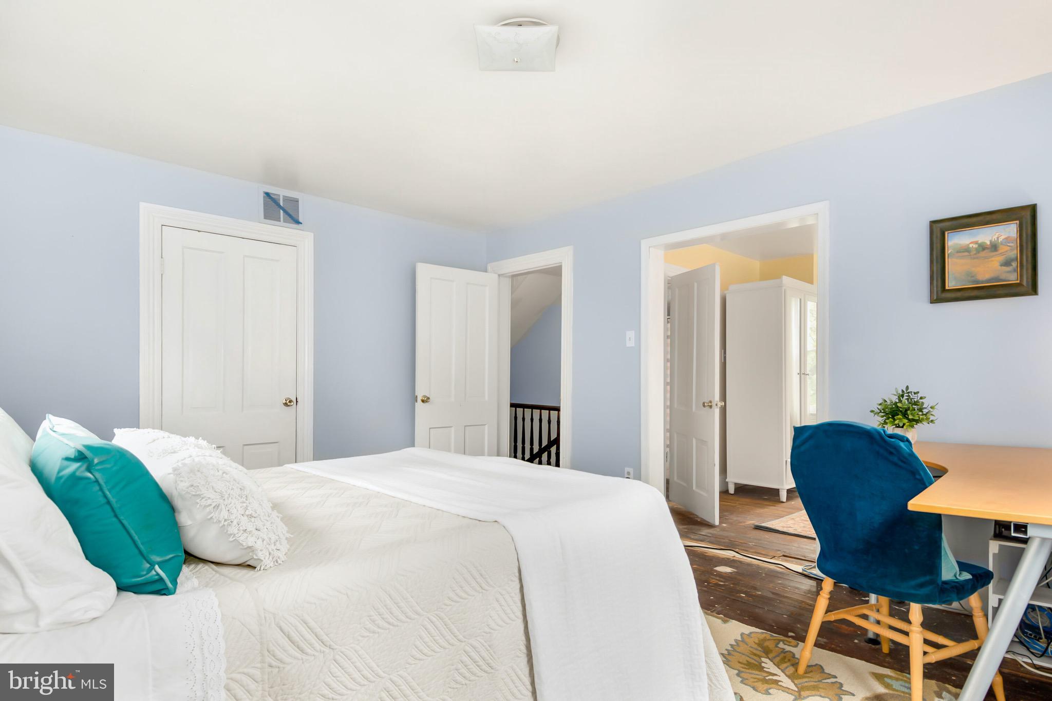 CHARLTON HEIGHTS - Residential